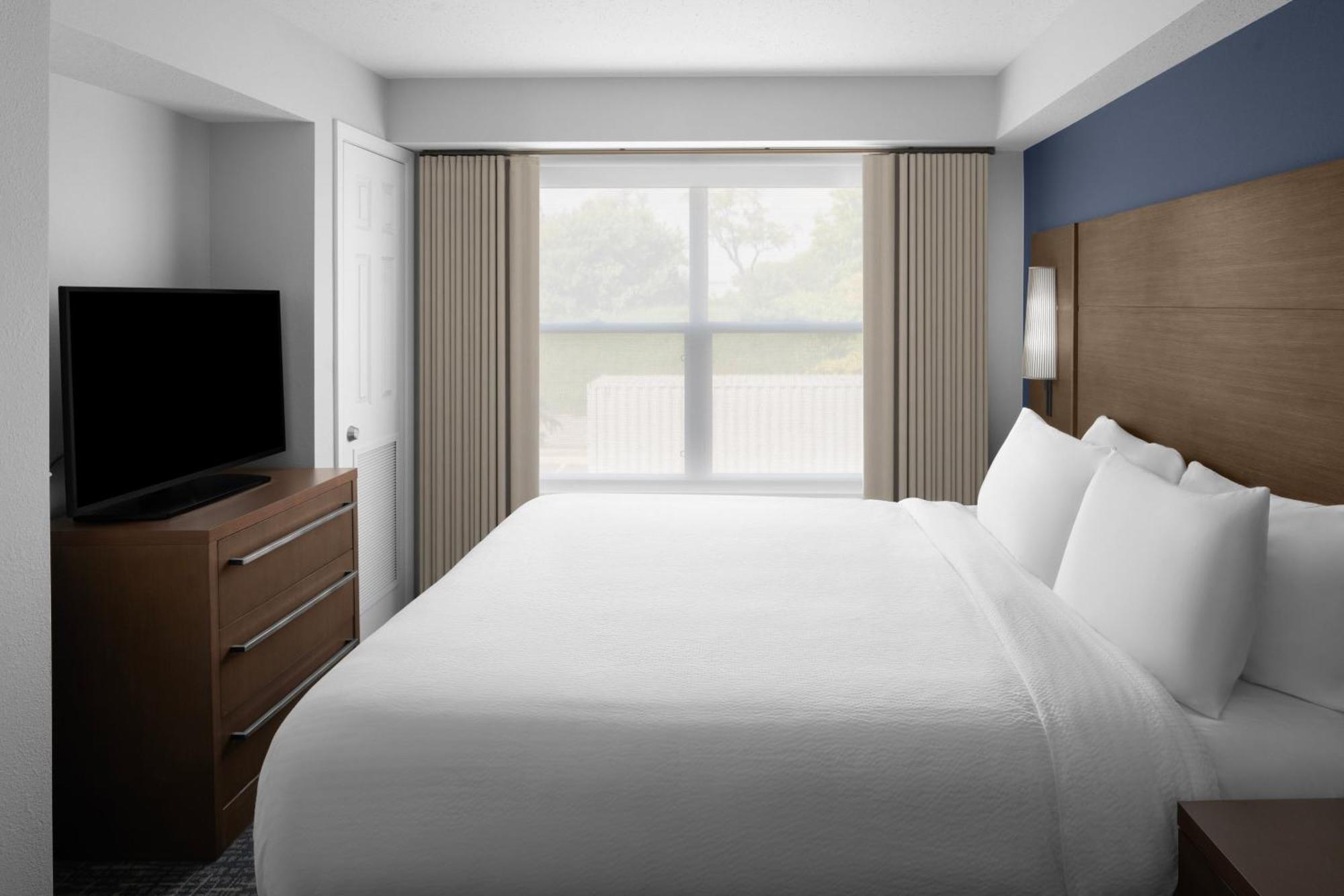 Residence Inn By Marriott Холънд Екстериор снимка