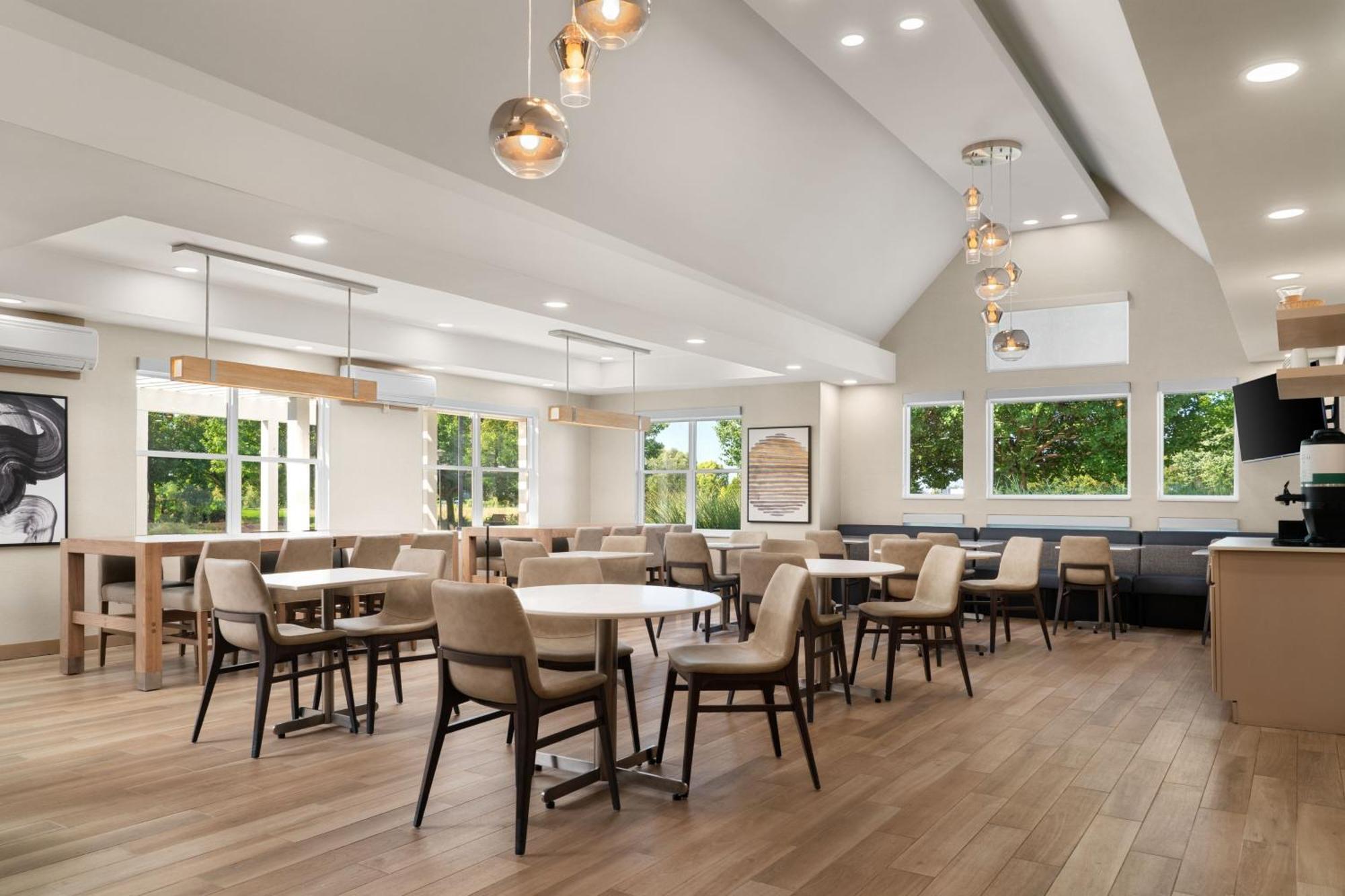 Residence Inn By Marriott Холънд Екстериор снимка