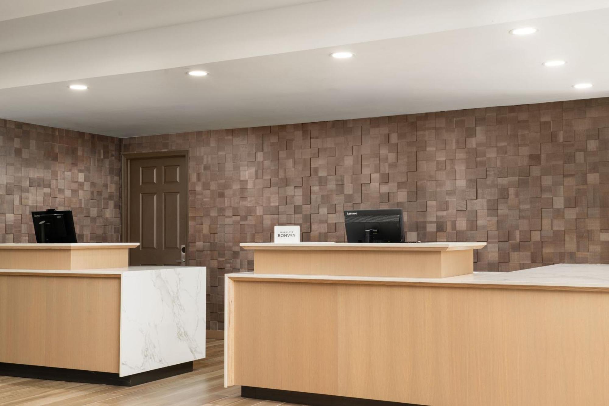 Residence Inn By Marriott Холънд Екстериор снимка